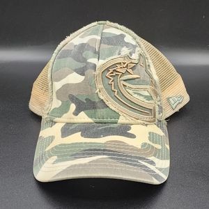 Vancouver Canucks New Era Distressed Camo Mesh Snapback ONE Size